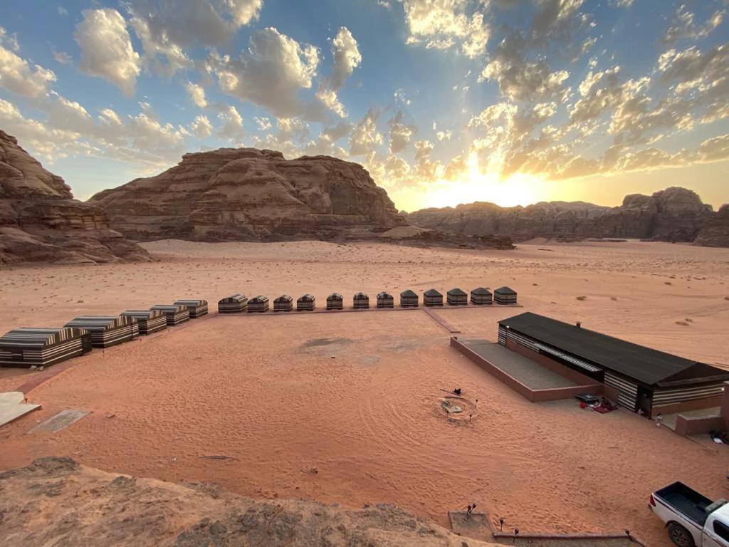 Hotel Bedouin Tours Camp Wadi Rum Esterno foto